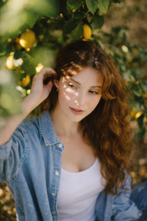 4K Nature Girl Portrait Beautiful Red Hair Girl in Sunlight Free Desktop Wallpaper