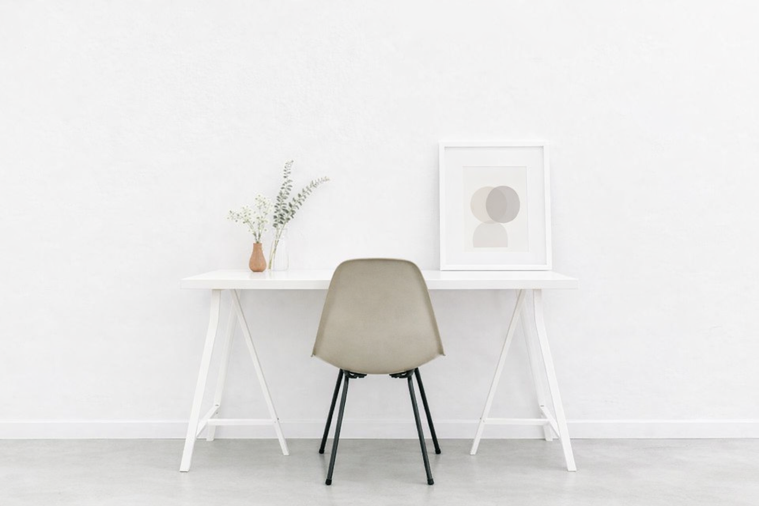 Minimalist Home Office with White Desk and Chair - Free Desktop Wallpaper for Workspace