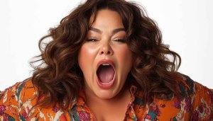 Melissa McCarthy Screaming Funny Face 4K Mobile Background Wallpaper